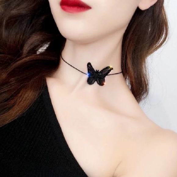 *Neci* Butterfly Choker - Picture 2 of 4